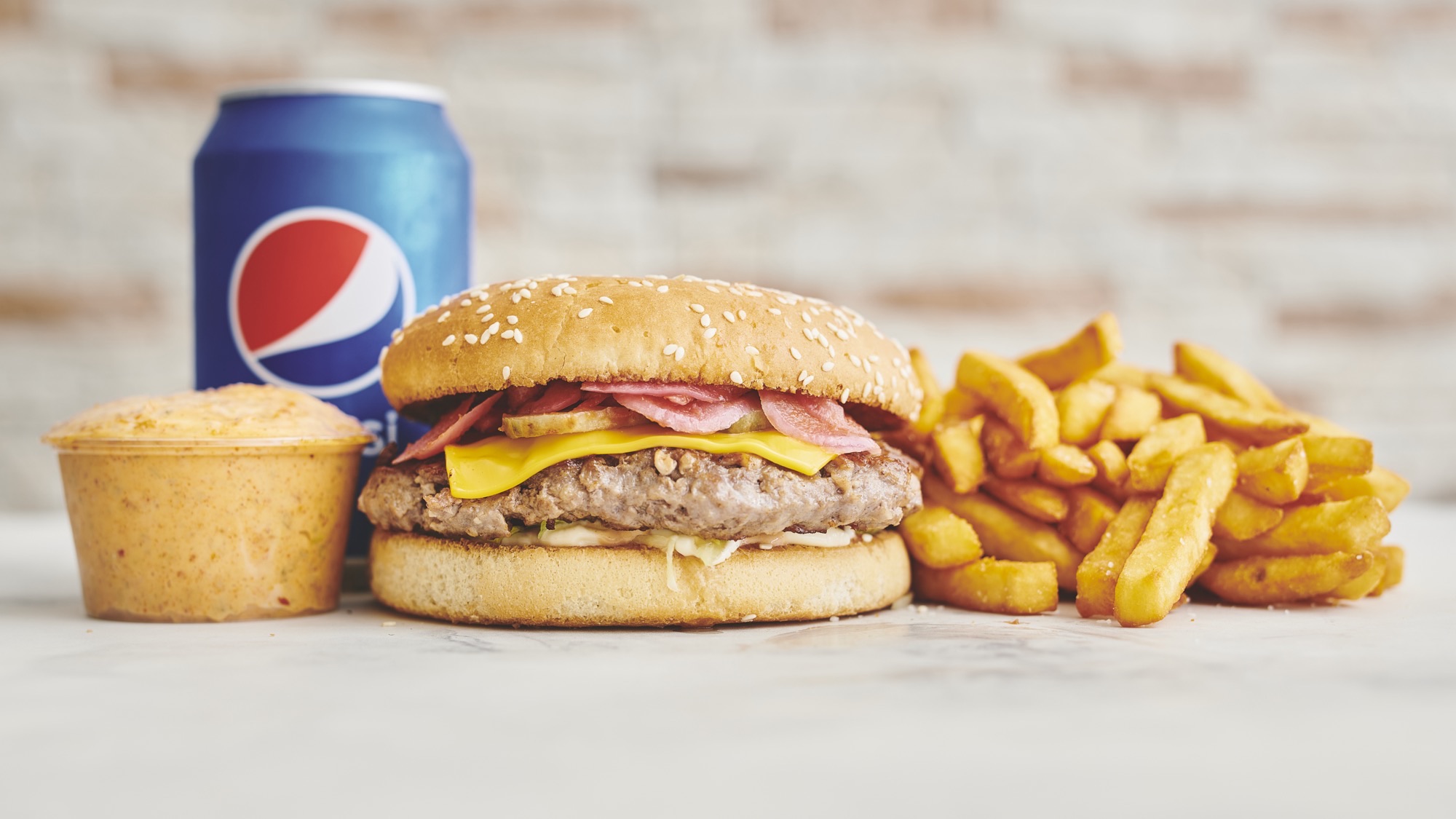 Hjemmelavet okseburger (180-200g) menu